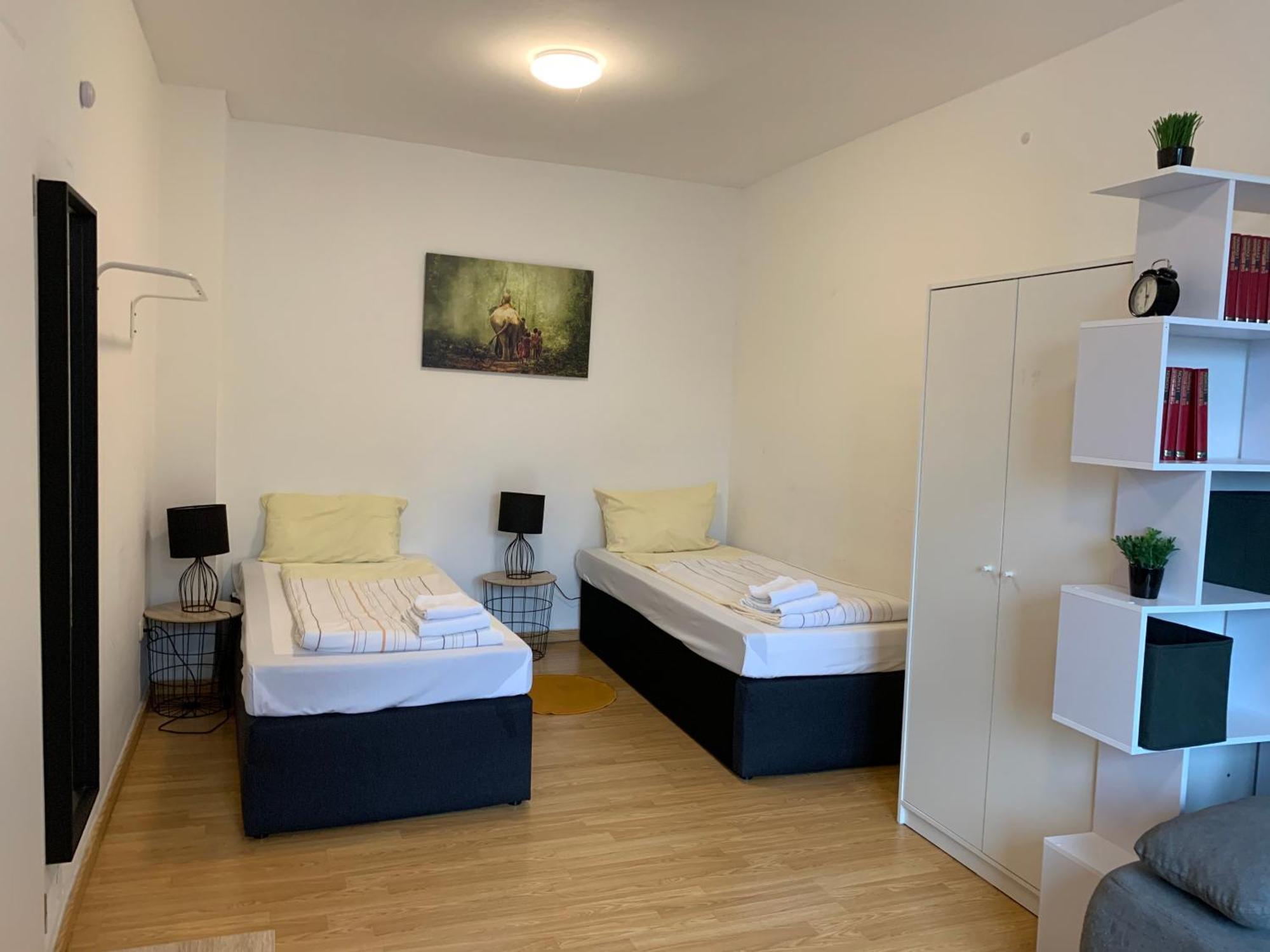 Praktische City Apartments Direkt Am Hauptbahnhof Neumuenster Exterior photo